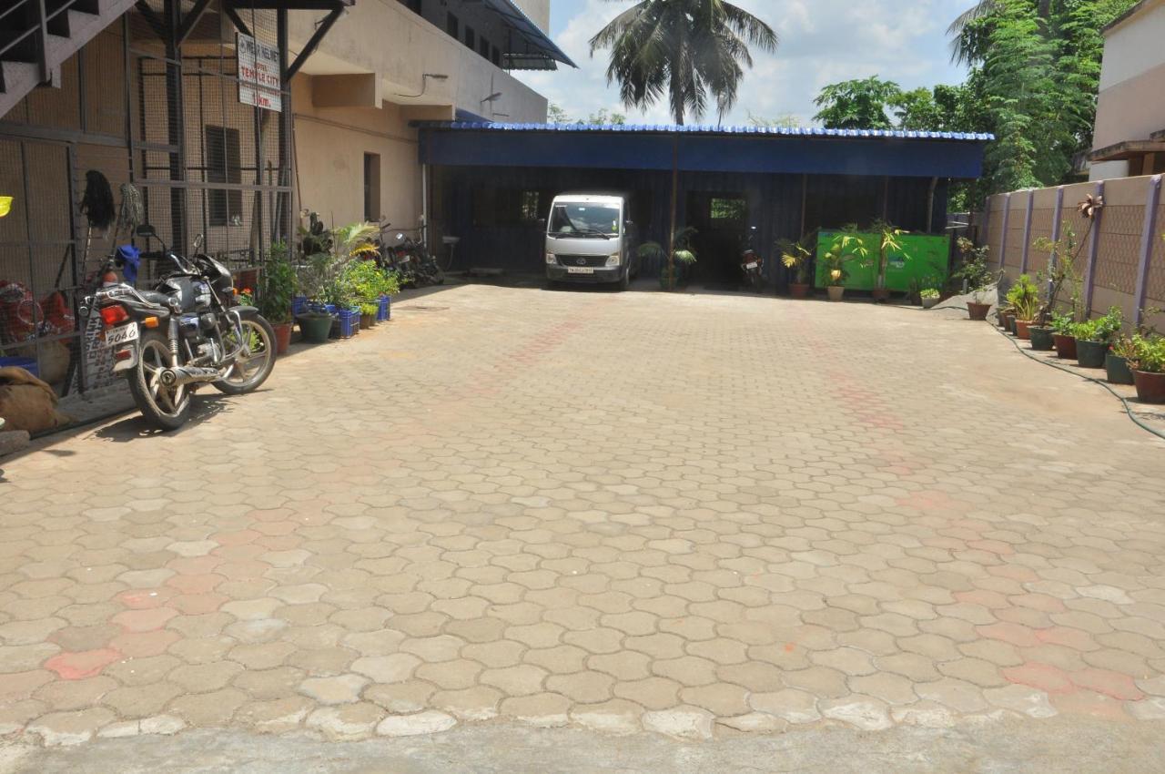 Hotel Temple City Papanasam Exterior photo